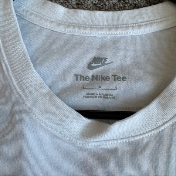 Nike Sole Rally 500 White Graphic T-Shirt - Picture 9 of 9
